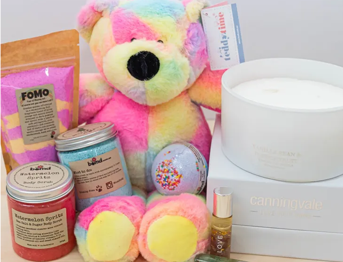 Colorful teddy and spa gift set