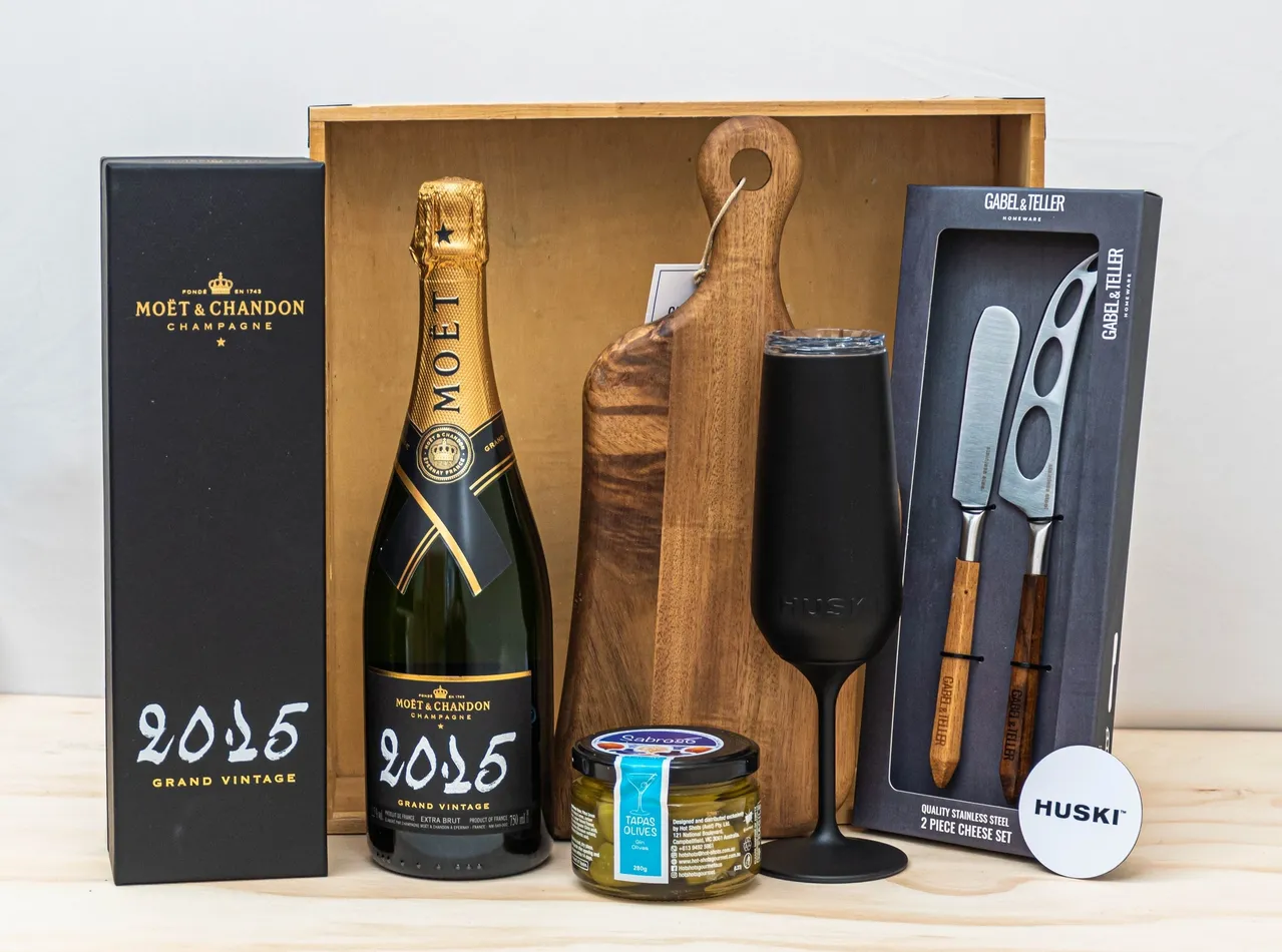 Gourmet gift box contents